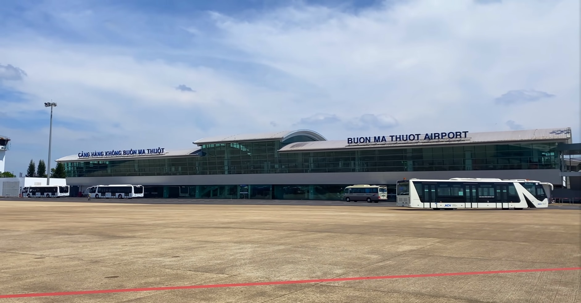 Buon Ma Thuot Airport offers practical facilities, such as a well-equipped terminal with basic services